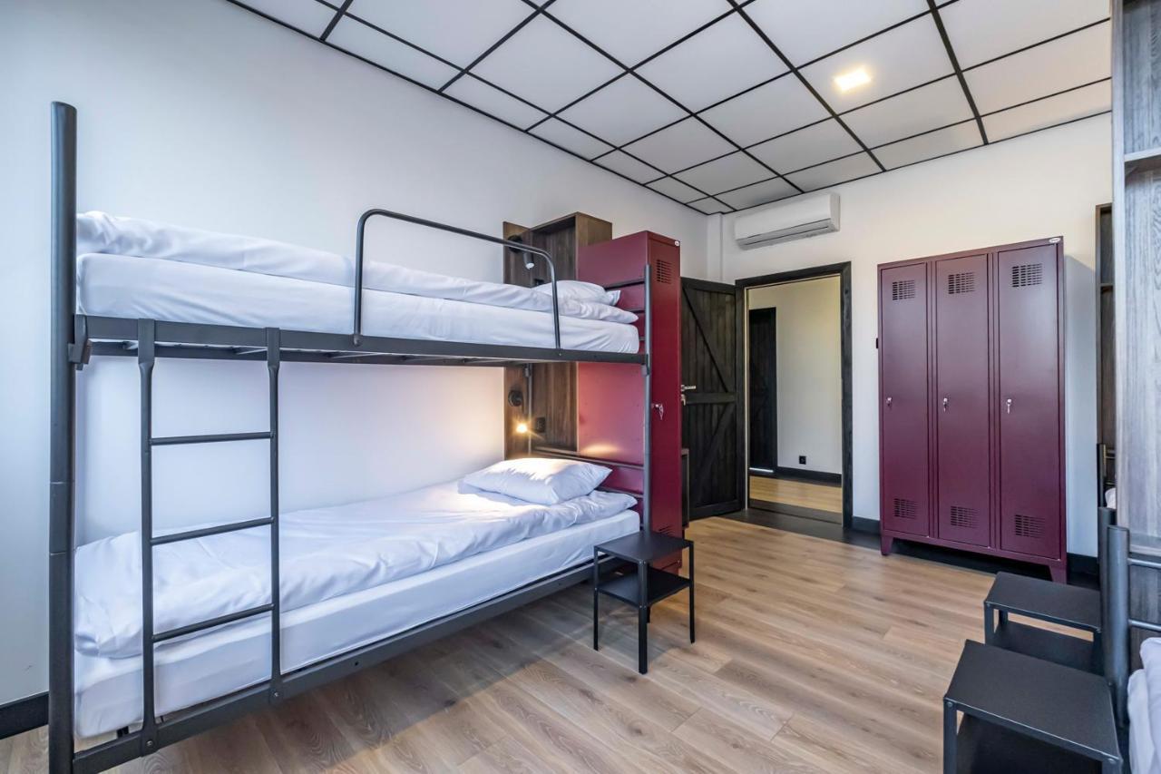 Vola Hostel Warsaw Exterior photo