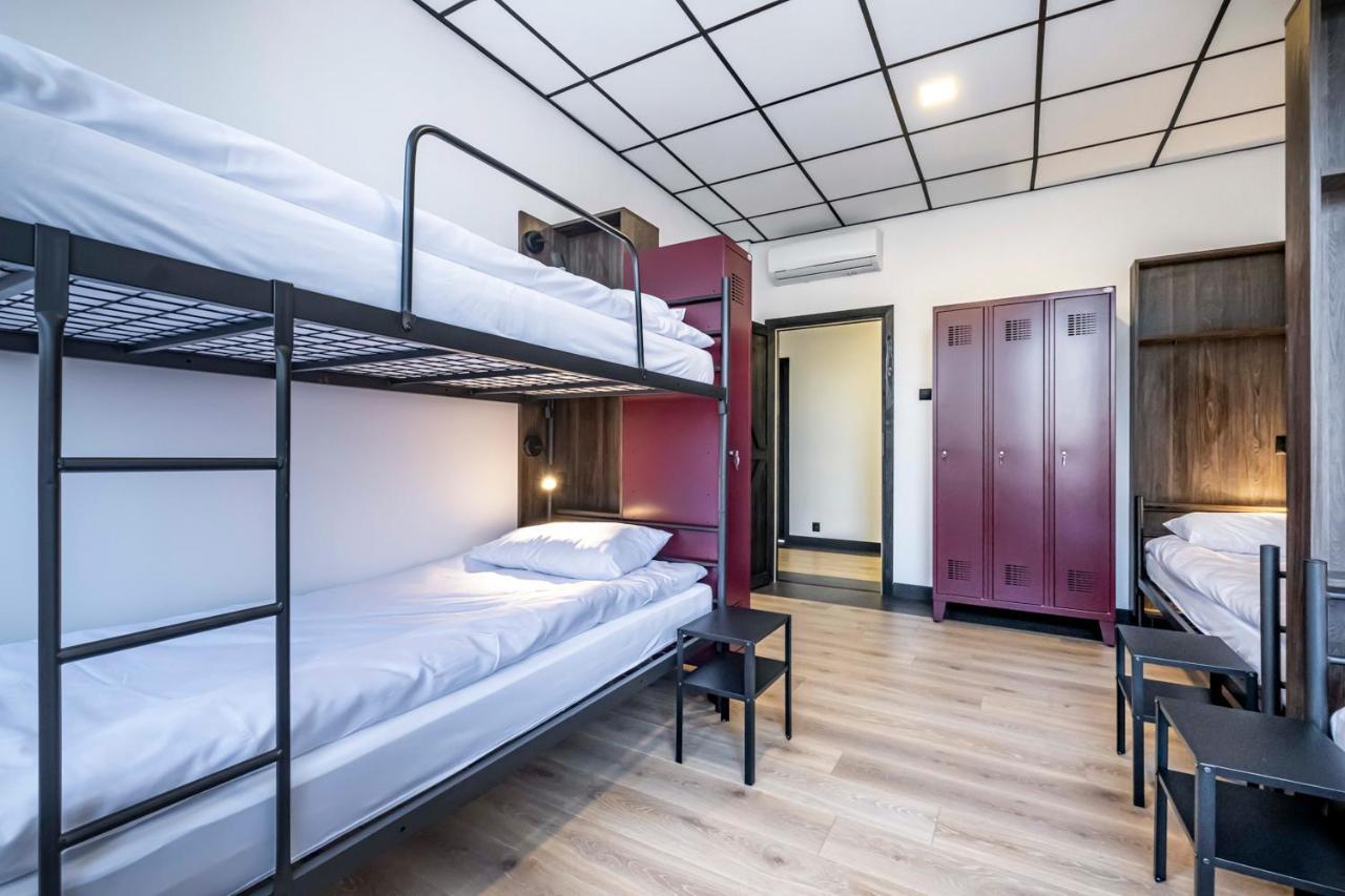 Vola Hostel Warsaw Exterior photo