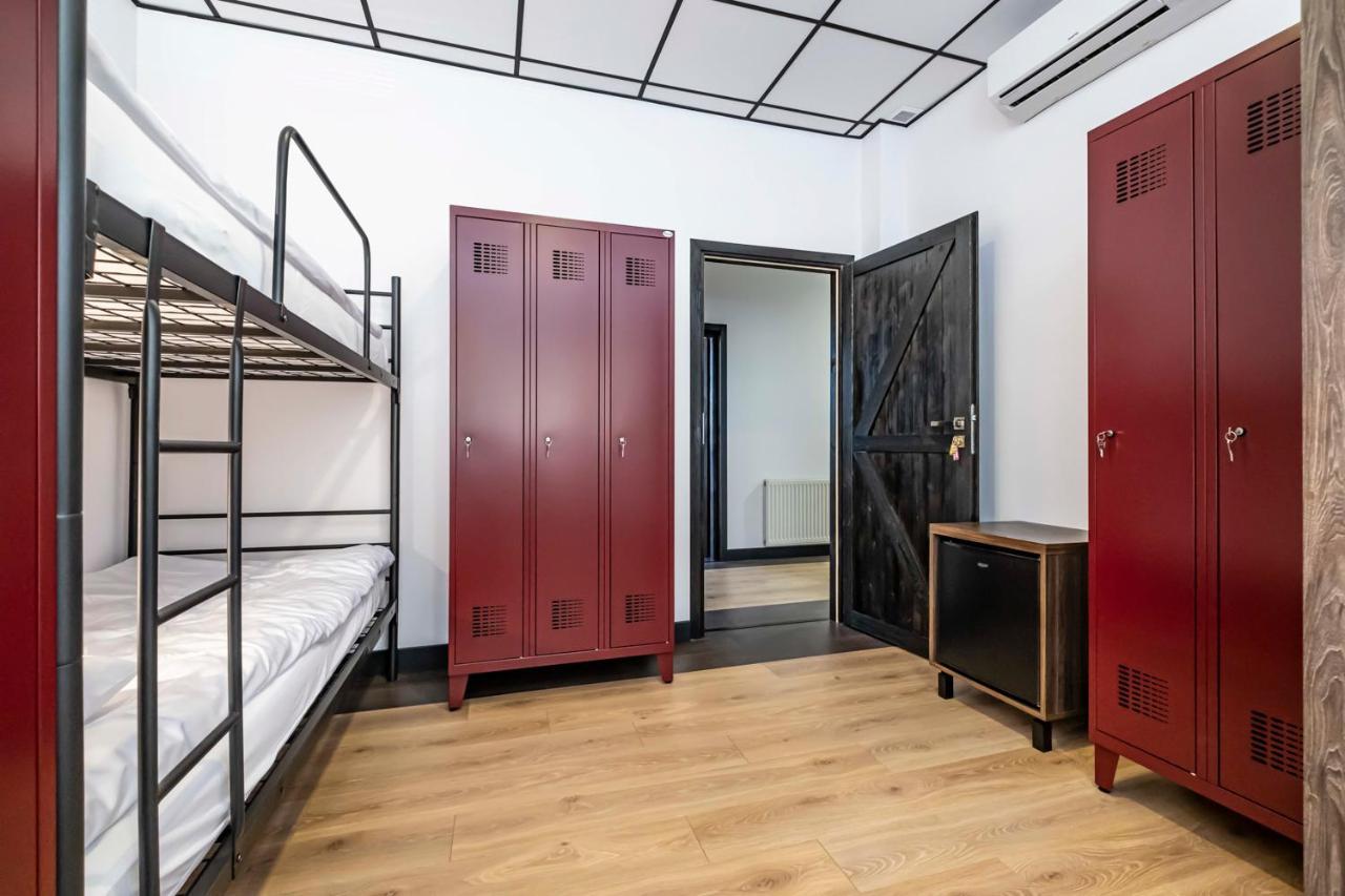 Vola Hostel Warsaw Exterior photo